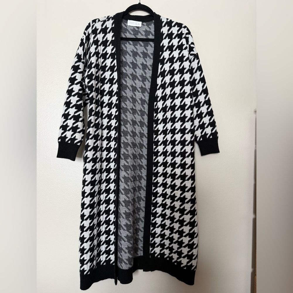 Black and White Houndstooth open front longline wool cardigan - Picture 2 of 15